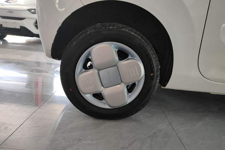 Used Geely Galaxy Panda 2024 Panda Mini 200km Endurance Bear Exterior 5