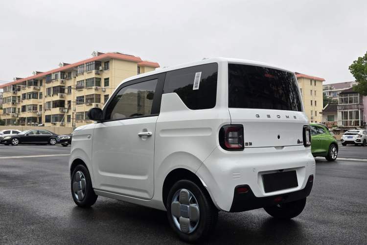 Used Geely Galaxy Panda 2024 Panda Mini 200km Endurance Bear Exterior 5