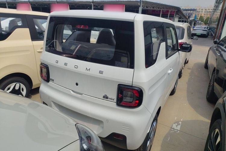 Used Geely Galaxy Panda 2024 Panda Mini 200km Endurance Bear Exterior 5