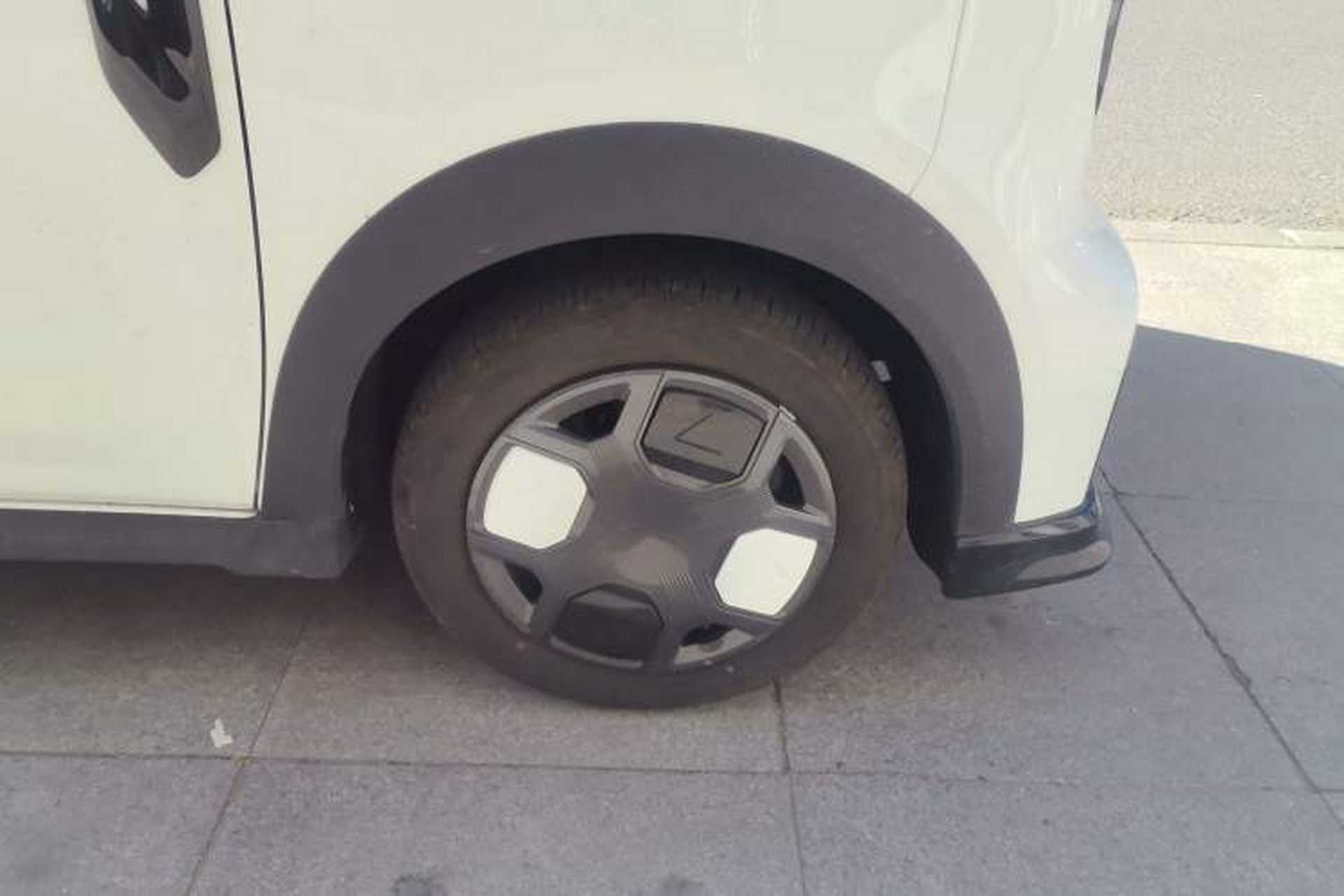 Used Geely Galaxy Panda 2024 200km Panda Kart Exterior 7