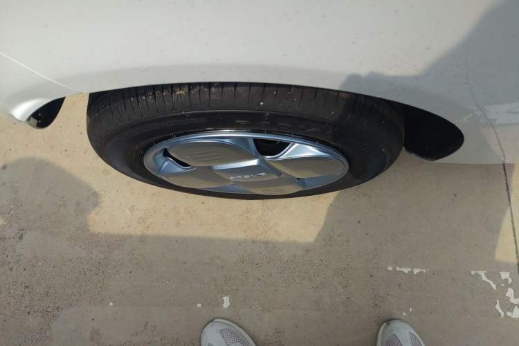 Used Geely Galaxy Panda 2024 Panda Mini 200km Endurance Bear Exterior 8