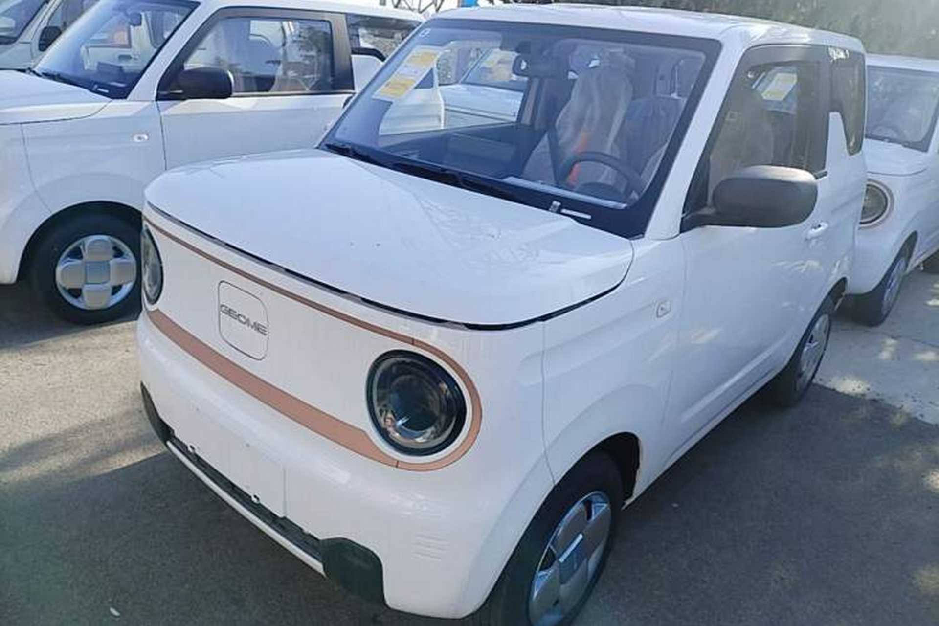 Used Geely Galaxy Panda 2024 Panda Mini 200km Endurance Bear Front Left 45 Deg