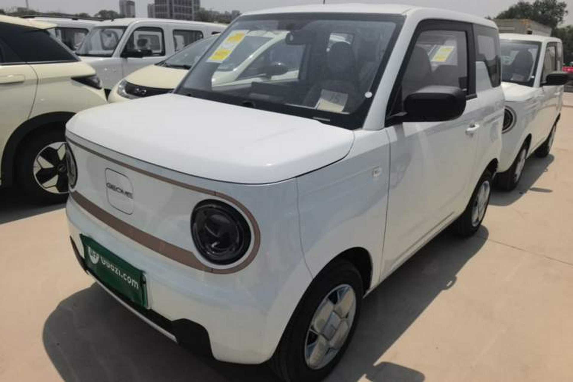 Used Geely Galaxy Panda 2024 Panda Mini 200km Endurance Bear Front Left 45 Deg