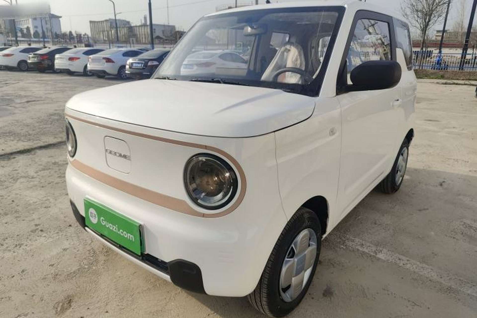 Used Geely Galaxy Panda 2024 Panda Mini 200km Endurance Bear Front Left 45 Deg