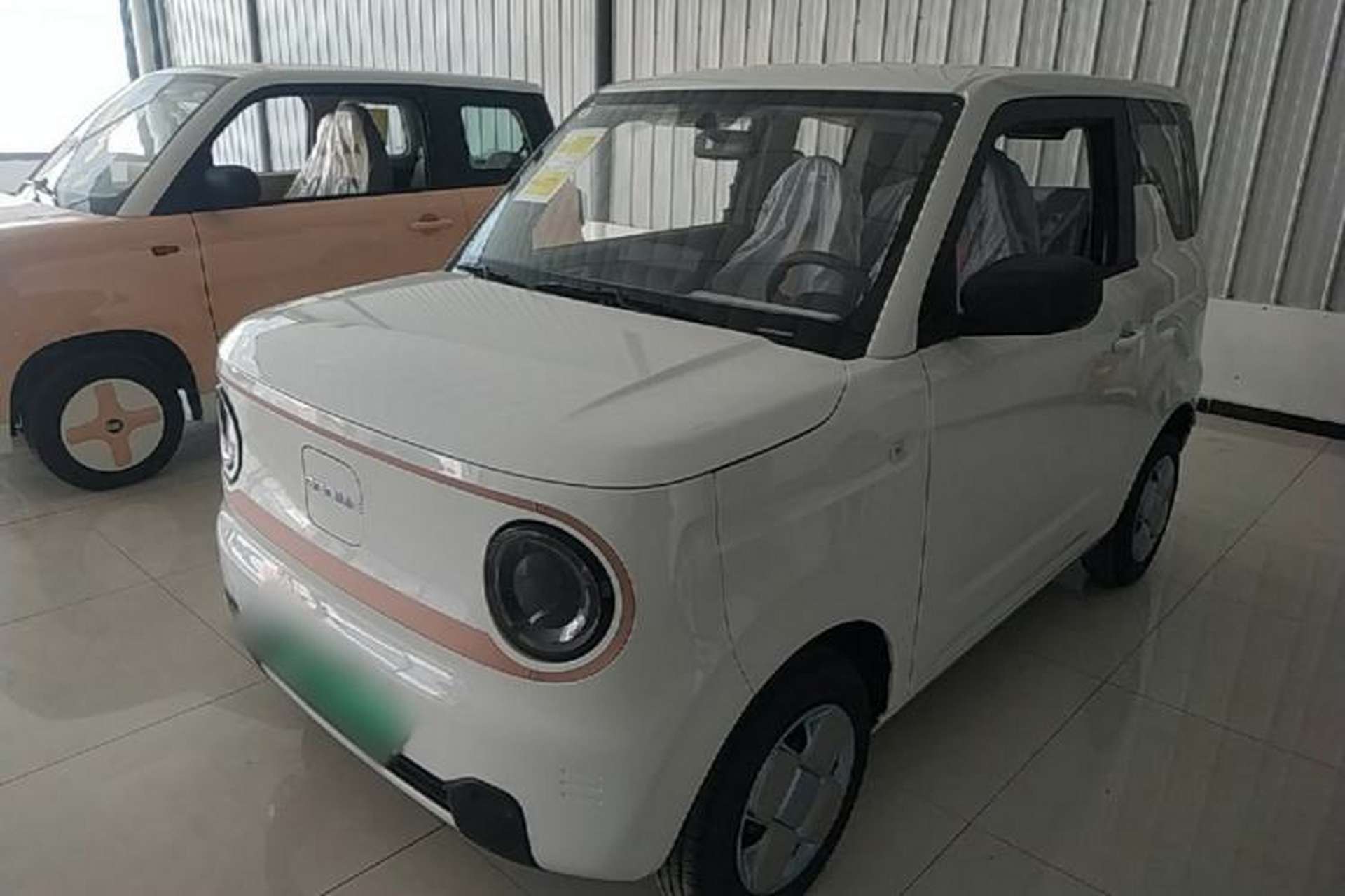 Used Geely Galaxy Panda 2024 Panda Mini 200km Endurance Bear Front Left 45 Deg