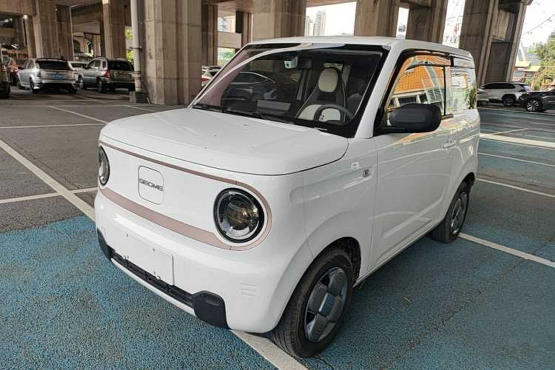 Used Geely Galaxy Panda 2024 Panda Mini 200km Dragon Edition Front Left 45 Deg
