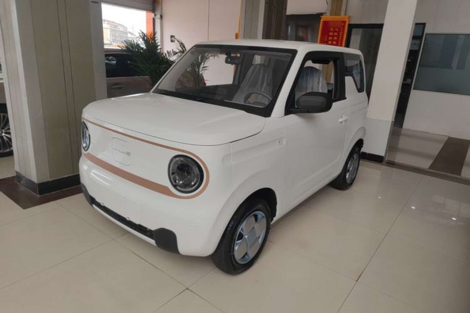 Used Geely Galaxy Panda 2024 Panda Mini 200km Endurance Bear Front Left 45 Deg