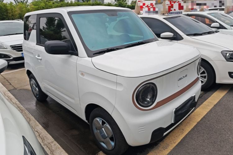 Used Geely Galaxy Panda 2024 Panda Mini 200km Endurance Bear Front Right 45 Deg