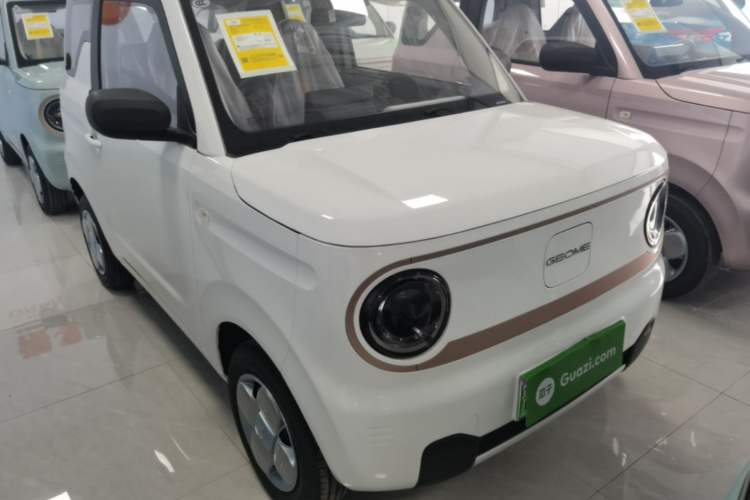 Used Geely Galaxy Panda 2024 Panda Mini 200km Endurance Bear Front Right 45 Deg