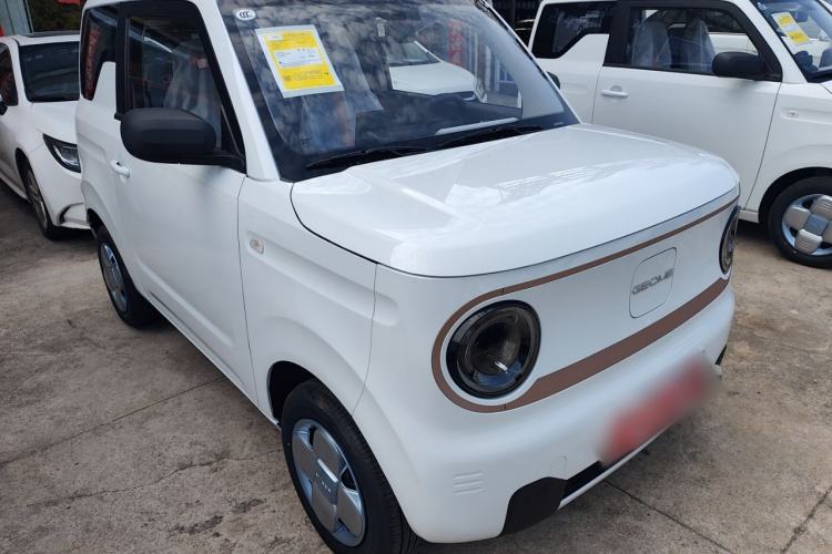 Used Geely Galaxy Panda 2024 Panda Mini 200km Endurance Bear Front Right 45 Deg