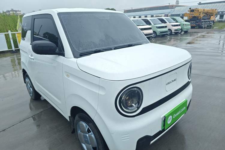 Used Geely Galaxy Panda 2024 Panda Mini 200km Endurance Bear Front Right 45 Deg