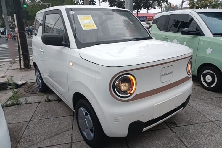 Used Geely Galaxy Panda 2024 Panda Mini 200km Endurance Bear Front Right 45 Deg