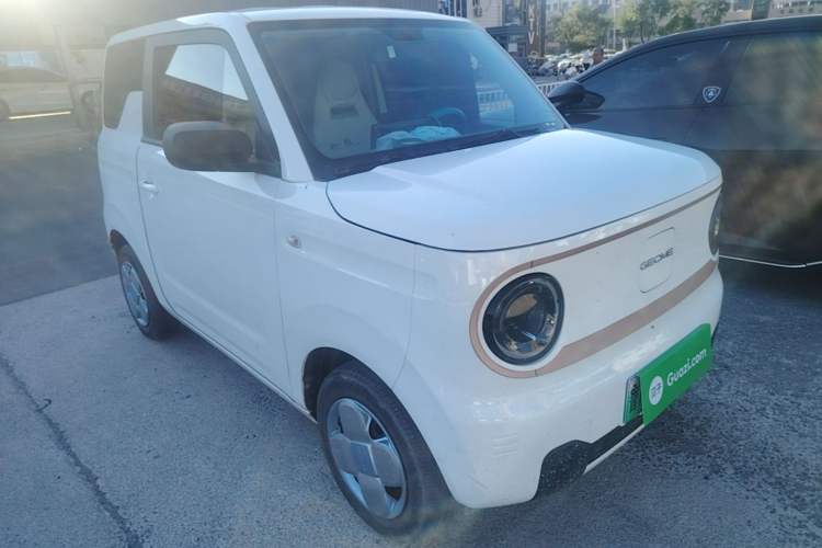 Used Geely Galaxy Panda 2024 Panda Mini 200km Endurance Bear Front Right 45 Deg