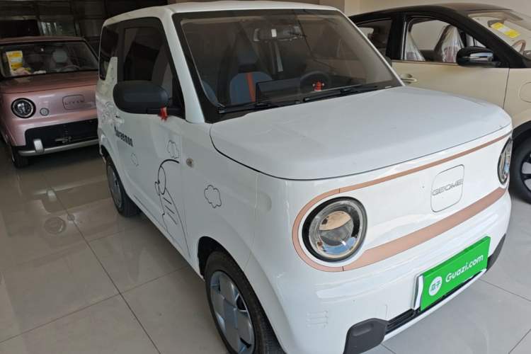 Used Geely Galaxy Panda 2024 Panda Mini 200km Endurance Bear Front Right 45 Deg