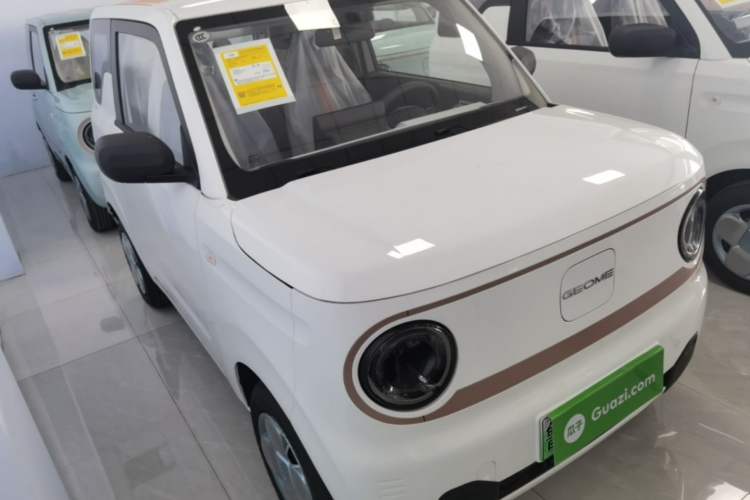Used Geely Galaxy Panda 2024 Panda Mini 200km Endurance Bear Front Right 45 Deg