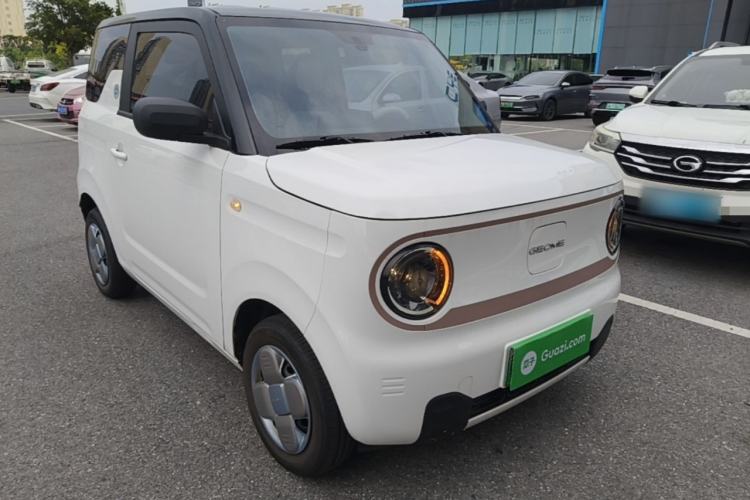 Used Geely Galaxy Panda 2024 Panda Mini 200km Endurance Bear Front Right 45 Deg