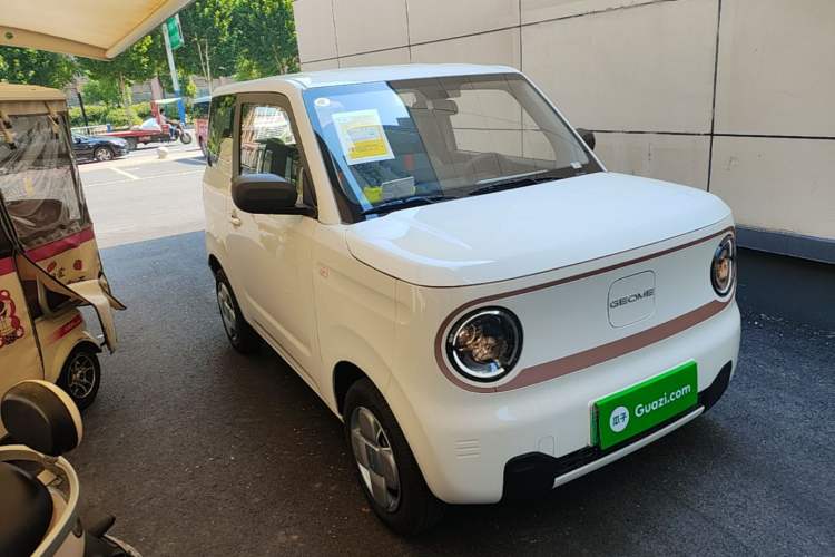 Used Geely Galaxy Panda 2024 Panda Mini 200km Endurance Bear Front Right 45 Deg