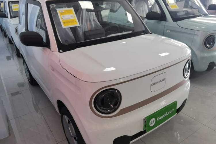 Used Geely Galaxy Panda 2024 Panda Mini 200km Endurance Bear Front Right 45 Deg