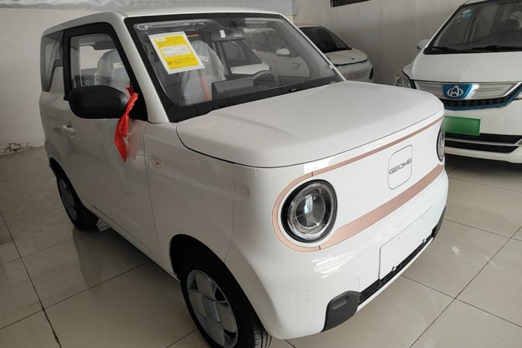 Used Geely Galaxy Panda 2024 Panda Mini 200km Endurance Bear Front Right 45 Deg