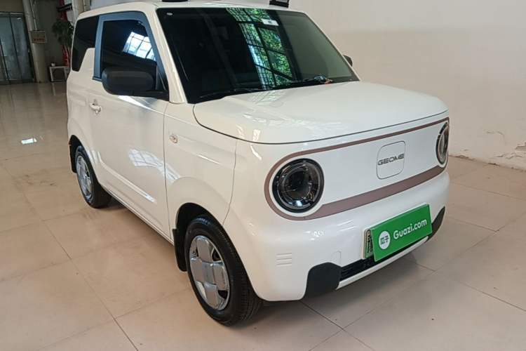 Used Geely Galaxy Panda 2024 Panda Mini 200km Endurance Bear Front Right 45 Deg