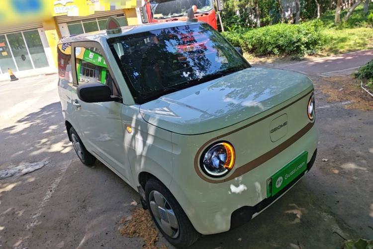 Used Geely Galaxy Panda 2024 Panda Mini 200km Endurance Bear Front Right 45 Deg