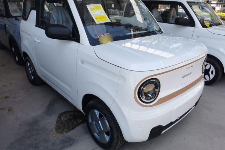 Used Geely Galaxy Panda 2024 Panda Mini 200km Endurance Bear Front Right 45 Deg