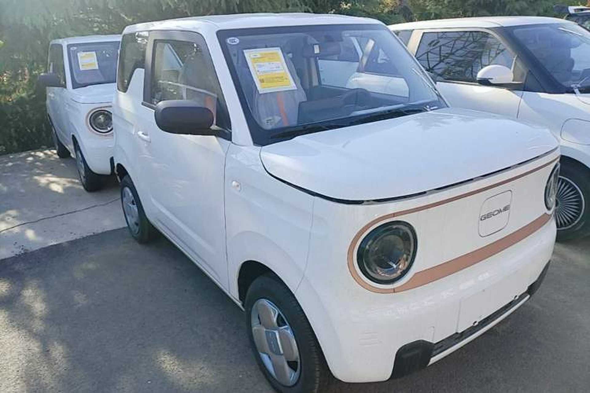 Used Geely Galaxy Panda 2024 Panda Mini 200km Endurance Bear Front Right 45 Deg
