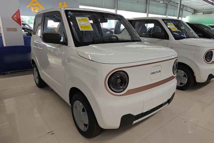 Used Geely Galaxy Panda 2024 Panda Mini 200km Endurance Bear Front Right 45 Deg