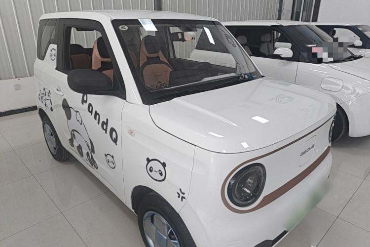 Used Geely Galaxy Panda 2024 Panda Mini 200km Endurance Bear Front Right 45 Deg