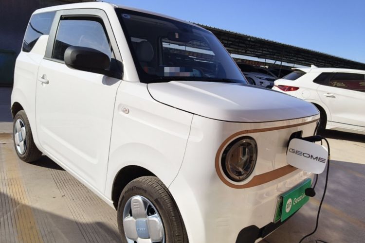 Used Geely Galaxy Panda 2024 Panda Mini 200km Endurance Bear Front Right 45 Deg