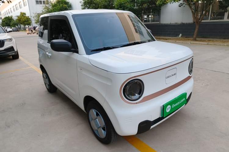 Used Geely Galaxy Panda 2024 Panda Mini 200km Endurance Bear Front Right 45 Deg