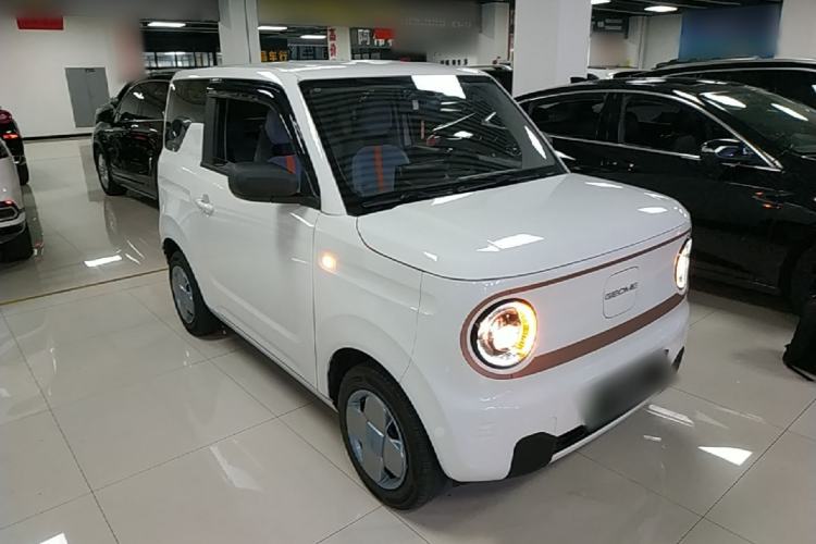 Used Geely Galaxy Panda 2024 Panda Mini 200km Endurance Bear Front Right 45 Deg