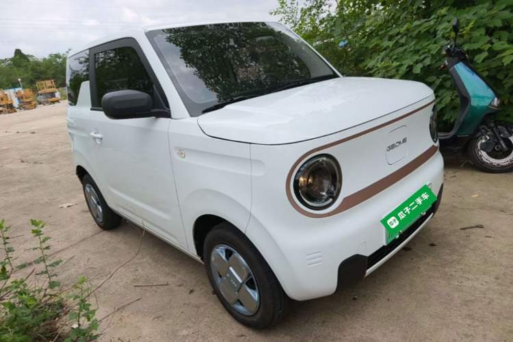 Used Geely Galaxy Panda 2024 Panda Mini 200km Endurance Bear Front Right 45 Deg
