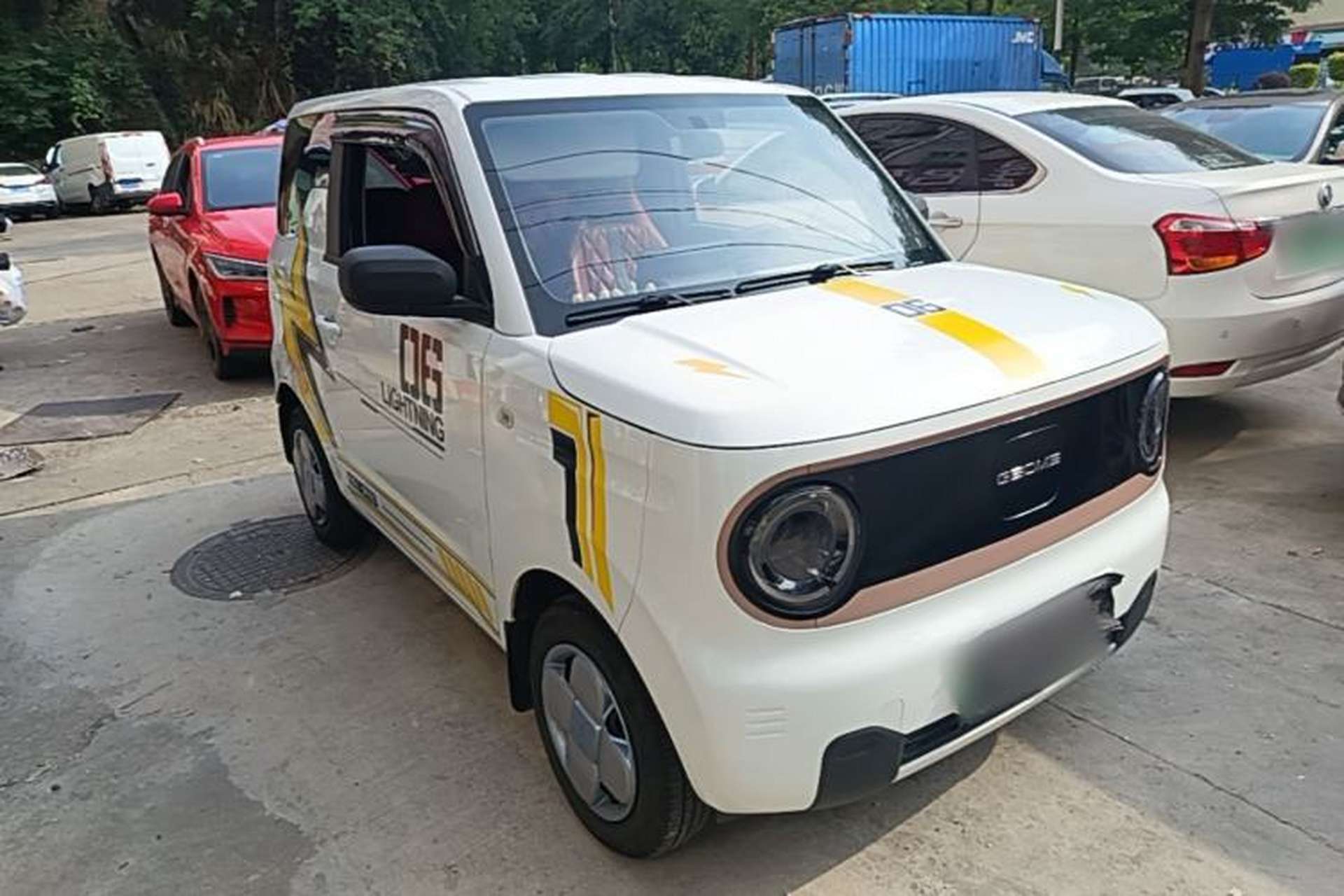 Used Geely Galaxy Panda 2024 Facelifted Panda Mini 200km Dragon Edition Front Right 45 Deg