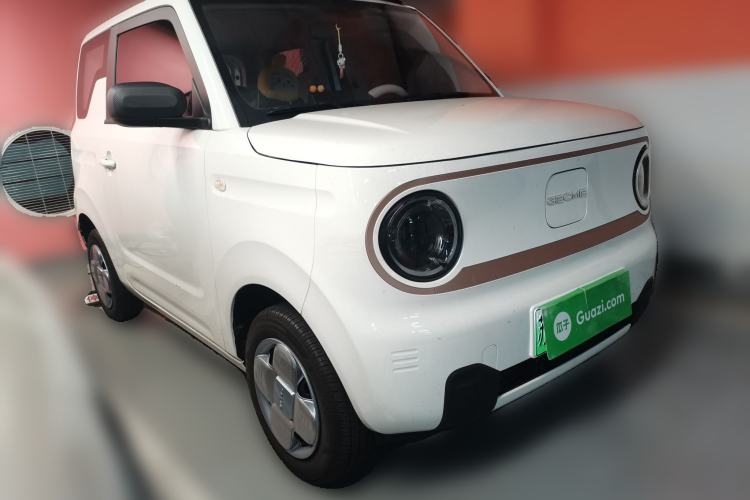 Used Geely Galaxy Panda 2024 Panda Mini 200km Endurance Bear Front Right 45 Deg