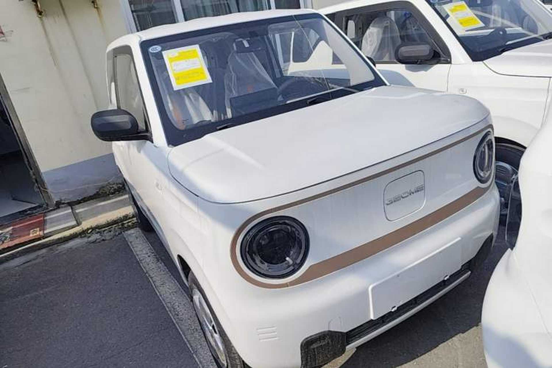 Used Geely Galaxy Panda 2024 Panda Mini 200km Endurance Bear Front Right 45 Deg