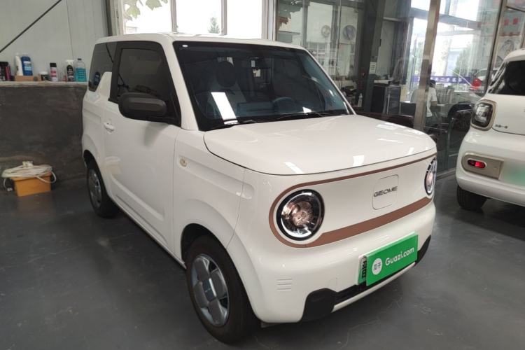 Used Geely Galaxy Panda 2024 Panda Mini 200km Endurance Bear Front Right 45 Deg