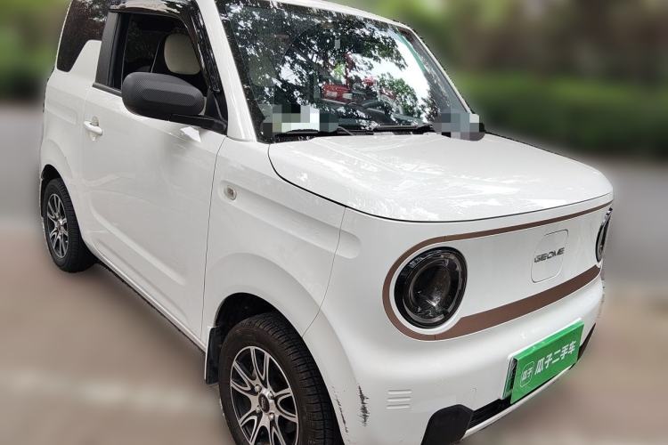 Used Geely Galaxy Panda 2024 Panda Mini 200km Endurance Bear Front Right 45 Deg