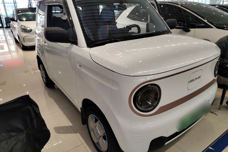 Used Geely Galaxy Panda 2024 Panda Mini 200km Longteng PRO Edition Front Right 45 Deg