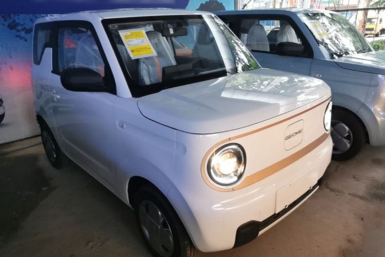 Used Geely Galaxy Panda 2024 Panda Mini 200km Endurance Bear Front Right 45 Deg