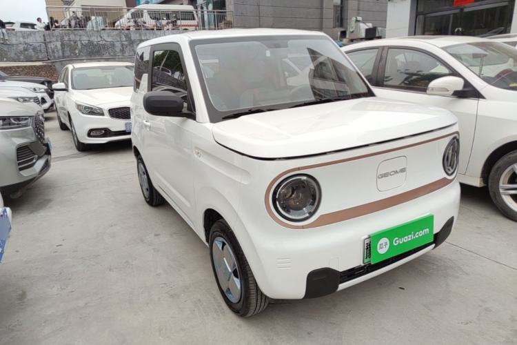 Used Geely Galaxy Panda 2024 Panda Mini 200km Endurance Bear Front Right 45 Deg