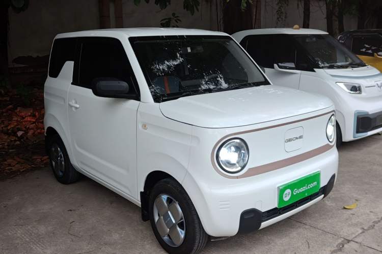 Used Geely Galaxy Panda 2024 Panda Mini 200km Endurance Bear Front Right 45 Deg