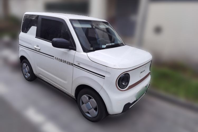 Used Geely Galaxy Panda 2024 Panda Mini 200km Endurance Bear Front Right 45 Deg