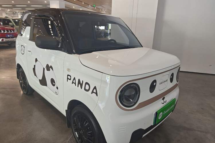 Used Geely Galaxy Panda 2024 Panda Mini 200km Endurance Bear Front Right 45 Deg