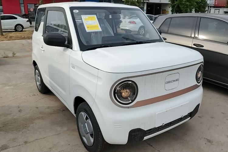 Used Geely Galaxy Panda 2024 Panda Mini 200km Endurance Bear Front Right 45 Deg