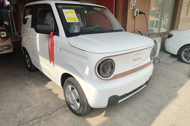Used Geely Galaxy Panda 2024 Panda Mini 200km Endurance Bear Front Right 45 Deg
