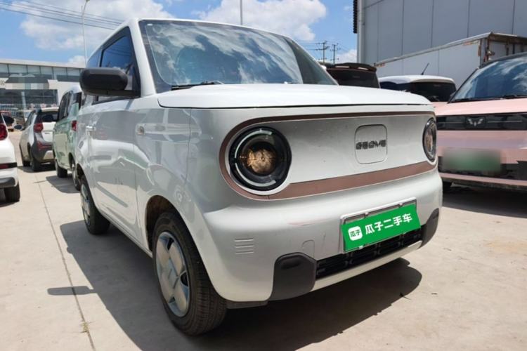 Used Geely Galaxy Panda 2024 Panda Mini 200km Endurance Bear Front Right 45 Deg