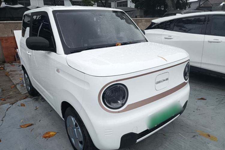 Used Geely Galaxy Panda 2024 Panda Mini 200km Endurance Bear Front Right 45 Deg