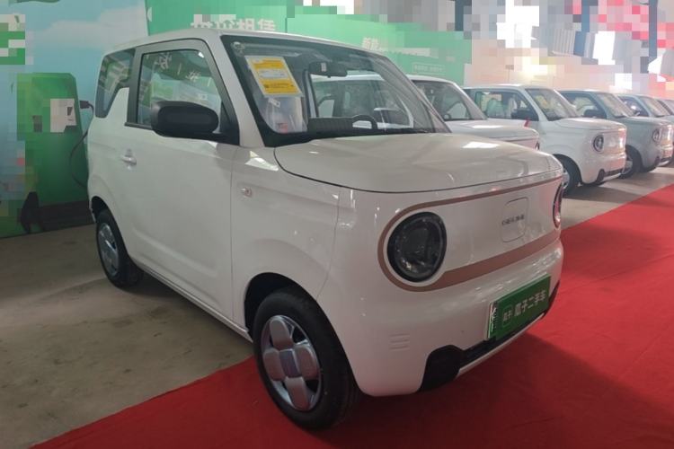 Used Geely Galaxy Panda 2024 Panda Mini 200km Endurance Bear Front Right 45 Deg