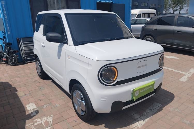Used Geely Galaxy Panda 2024 Panda Mini 200km Endurance Bear Front Right 45 Deg